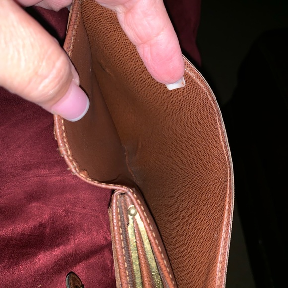 Authentic Louis Vuitton wallet - Picture 4 of 5
